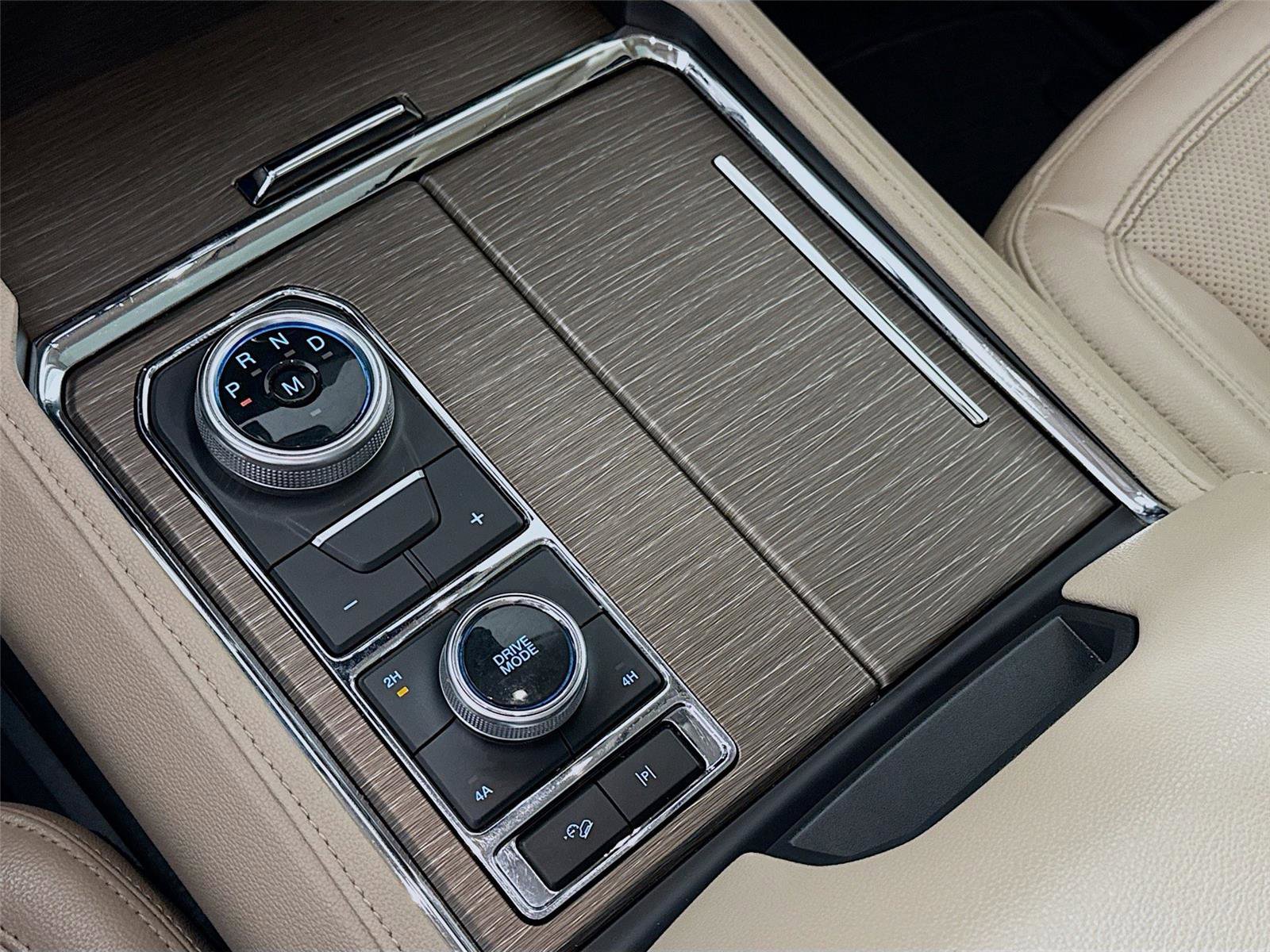 Used 2022 Ford Expedition Max Limited image 11