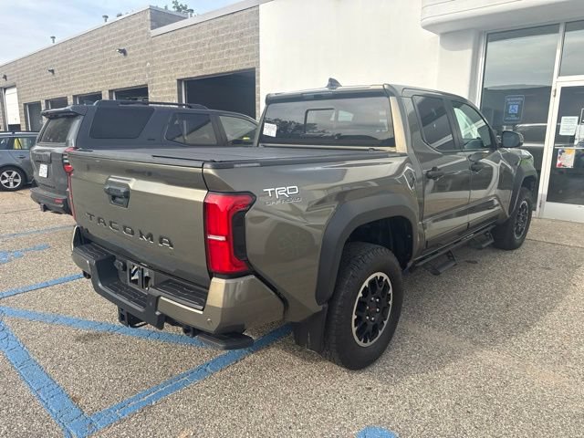 Used 2024 Toyota Tacoma TRD Off-Road w/ TRD Off Road Upgrade Package AWD/4WD image 5