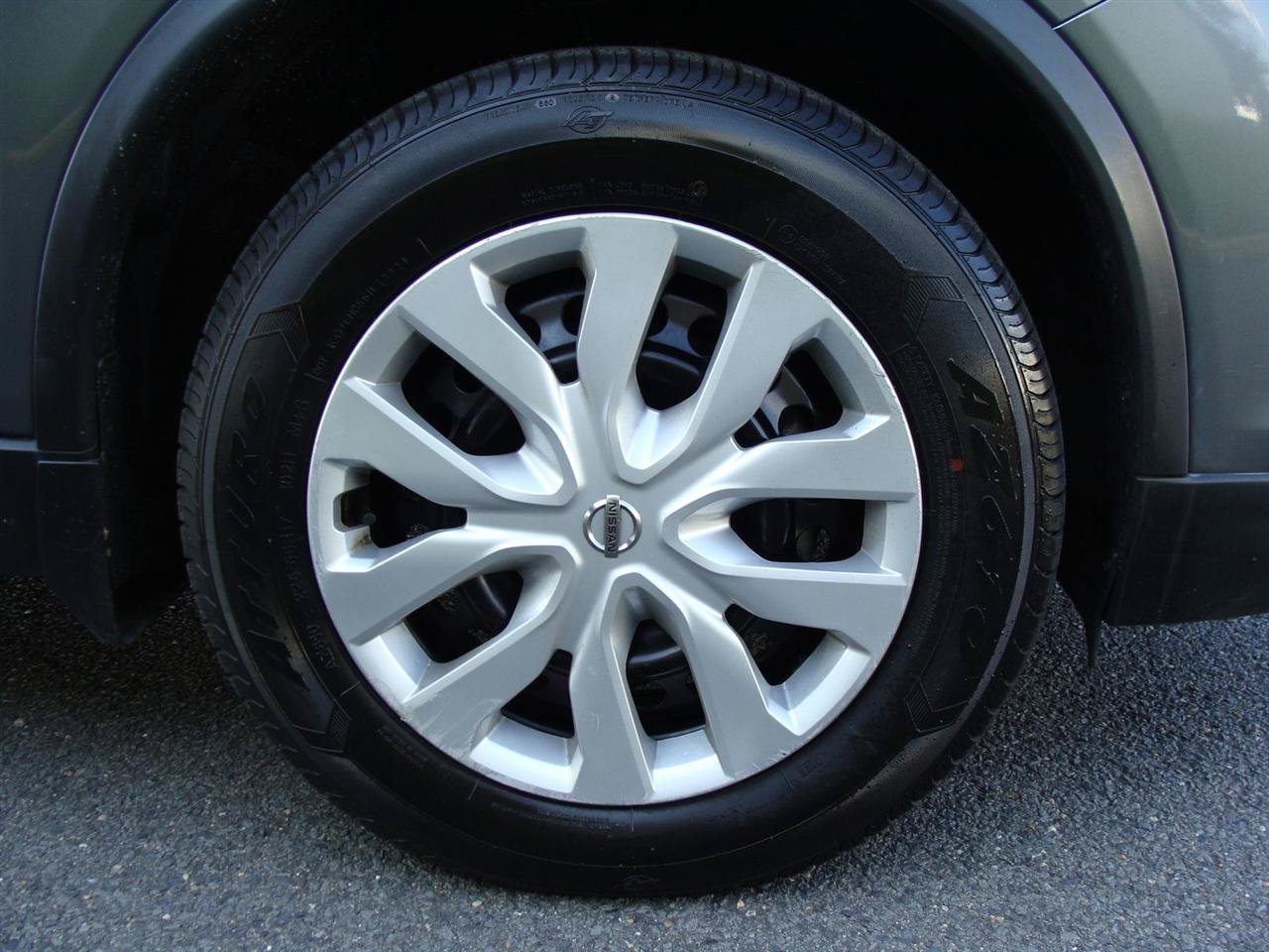 Used 2018 Nissan Rogue S AWD/4WD image 29