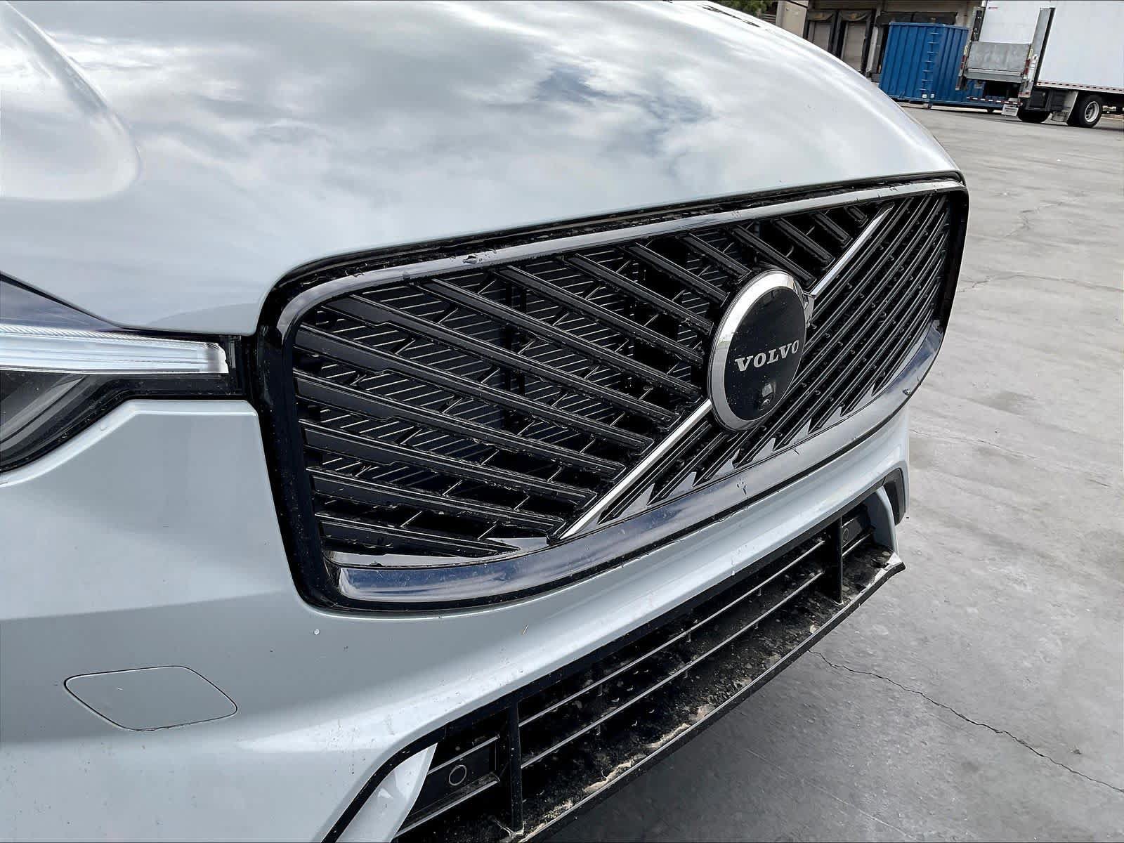 New 2026 Volvo XC60 T8 Plus w/ Climate Package PRO AWD/4WD image 33