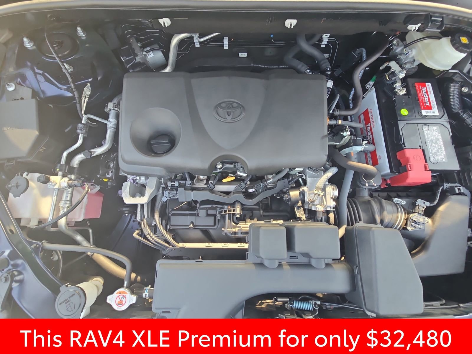 Used 2023 Toyota RAV4 XLE Premium image 38