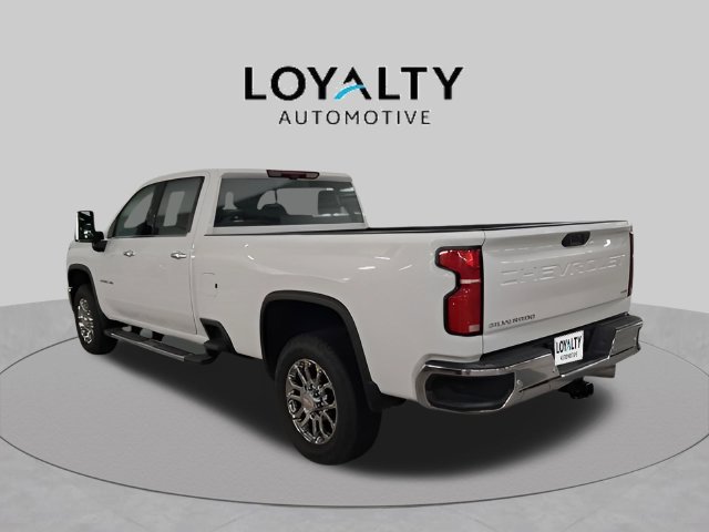 Used 2026 Chevrolet Silverado 3500 LTZ w/ LTZ Premium Package AWD/4WD image 3