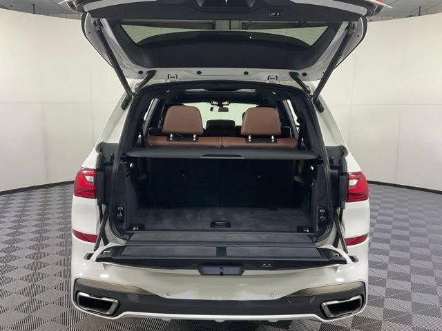 Used 2020 BMW X7 M50i w/ Dynamic Handling Package AWD/4WD image 30