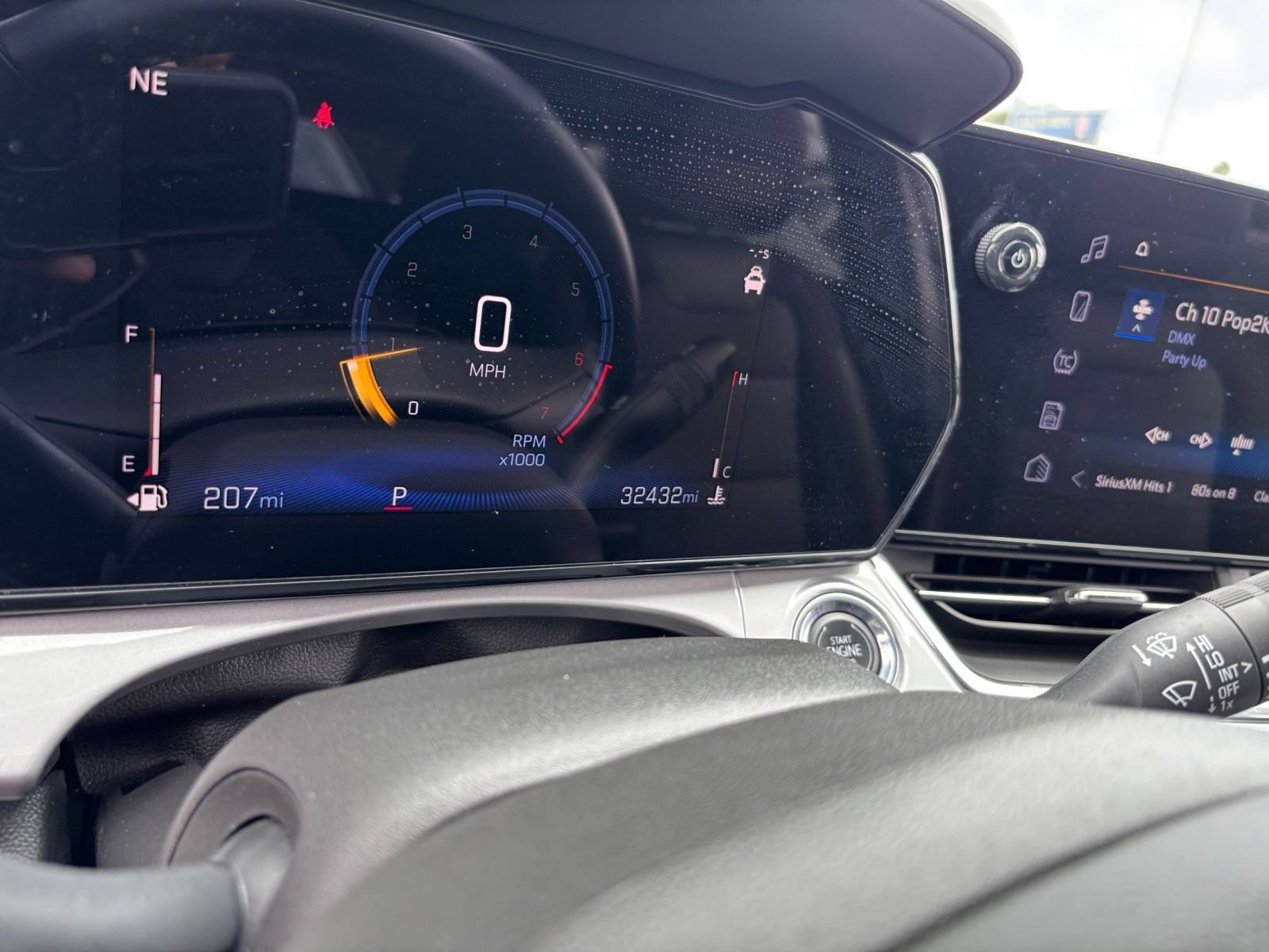 Used 2025 Chevrolet Trax LT w/ LT Convenience Package FWD image 38