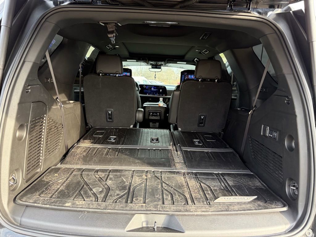 Used 2025 Chevrolet Tahoe High Country image 12