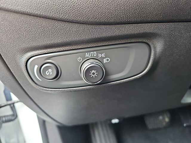 Used 2023 Chevrolet Equinox RS image 18