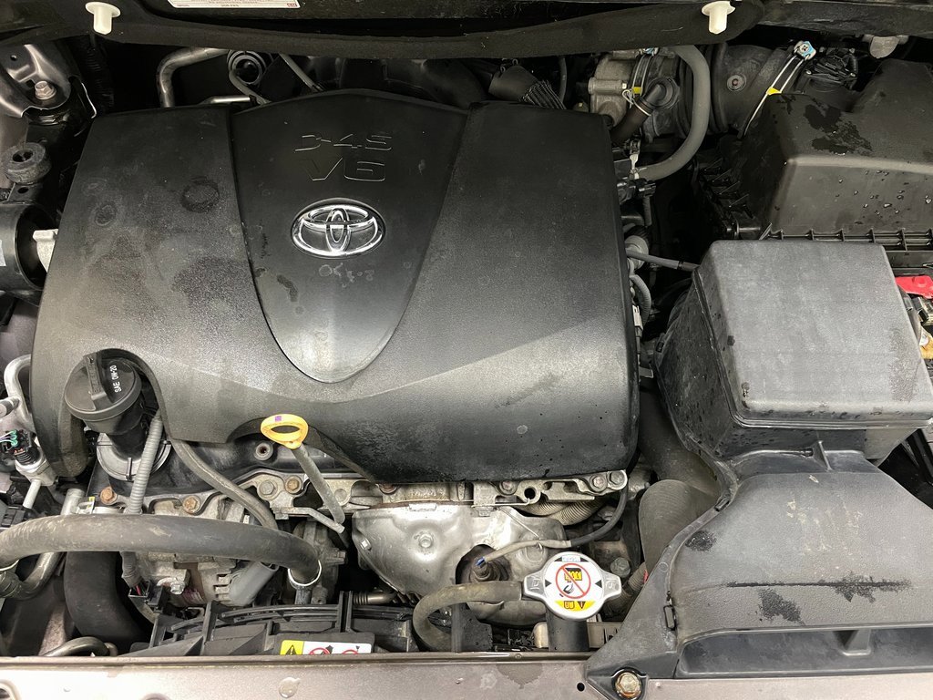 Used 2019 Toyota Sienna XLE image 48