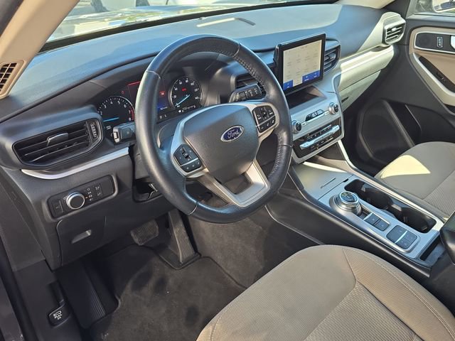 Used 2022 Ford Explorer XLT image 18