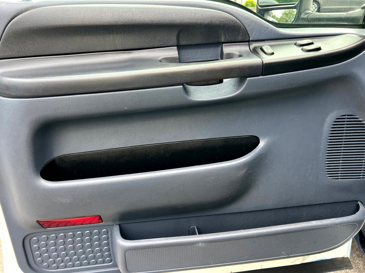 Used 2000 Ford F350 Lariat image 10