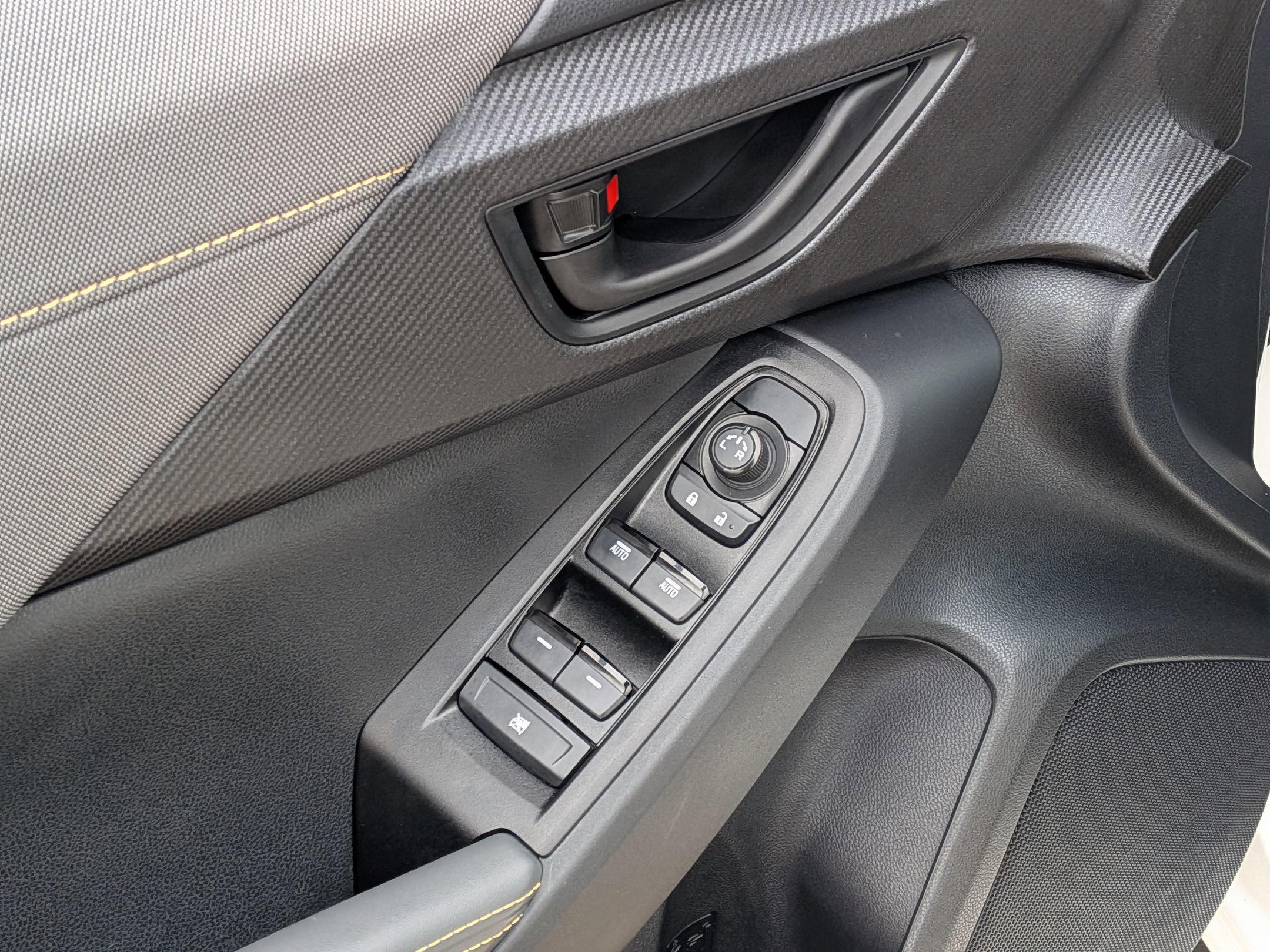 Certified 2025 Subaru Crosstrek 2.5i Sport w/ Crosstrek Mirror Package image 9