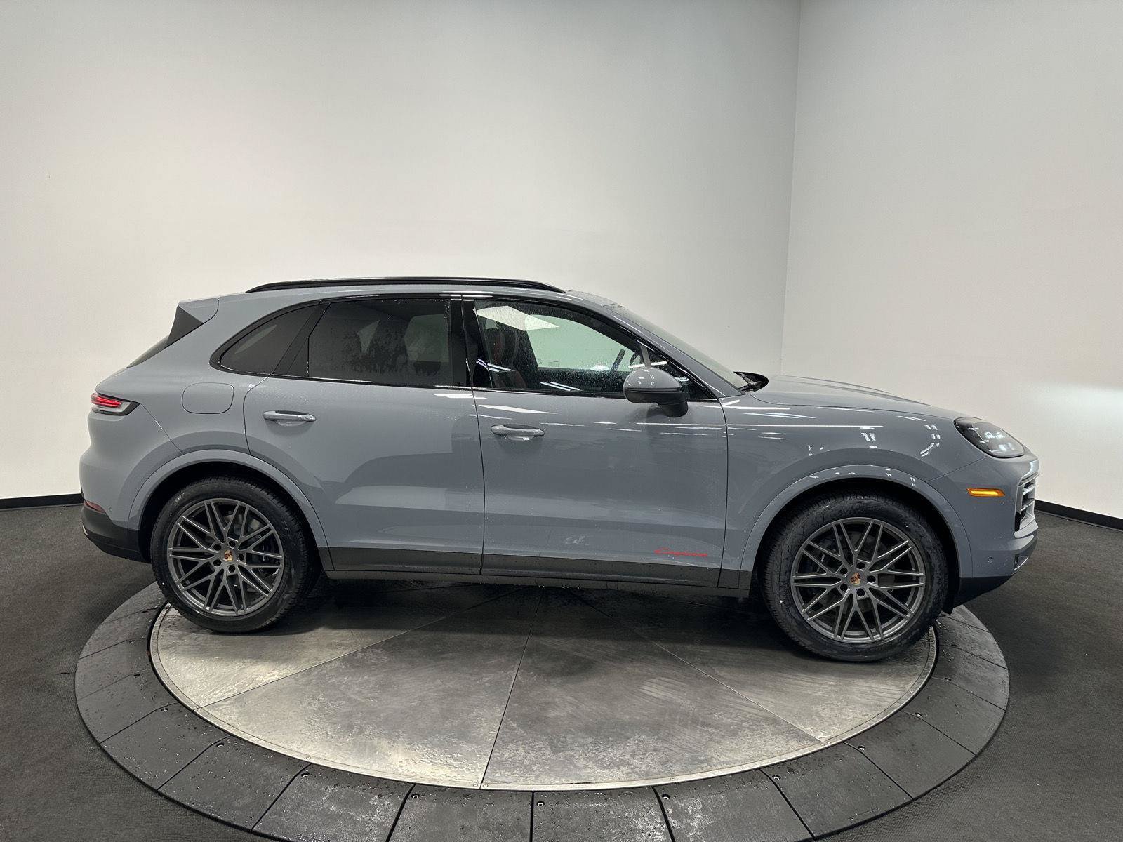 New 2026 Porsche Cayenne Coupe AWD/4WD image 7