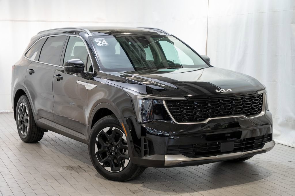 Used 2024 Kia Sorento S w/ Panoramic Sunroof Package image 1