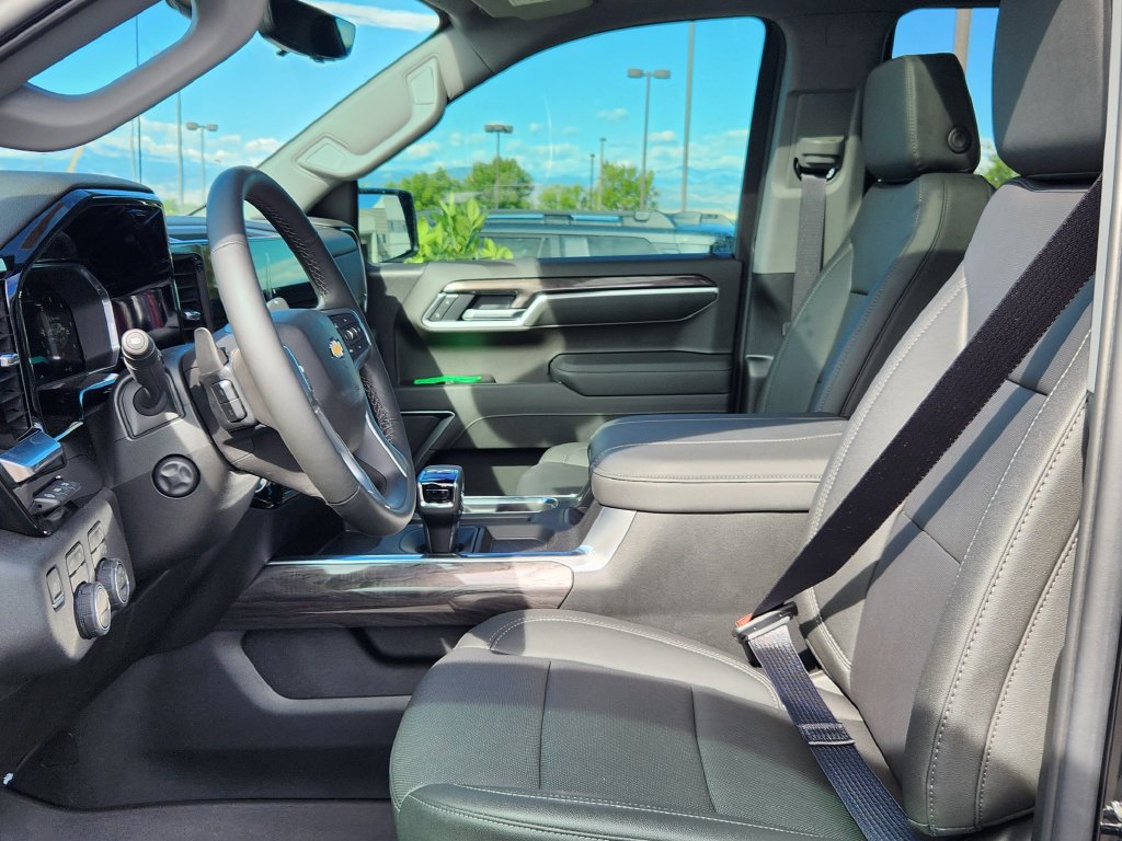 New 2026 Chevrolet Silverado 1500 LTZ w/ LTZ Premium Package AWD/4WD image 10