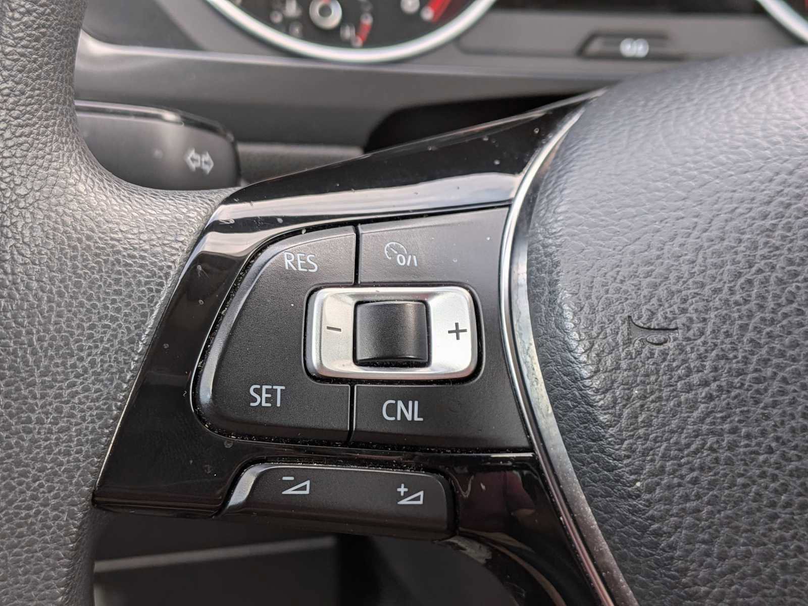 Used 2018 Volkswagen Tiguan S AWD/4WD image 21
