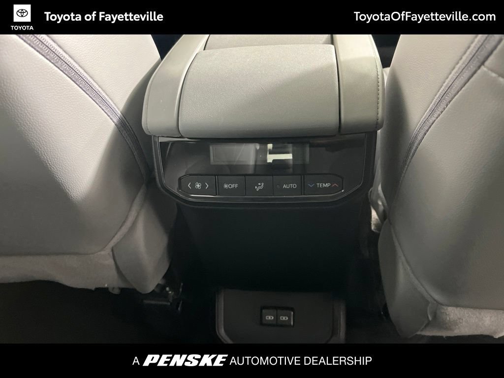 Certified 2026 Toyota Highlander XLE AWD/4WD image 9