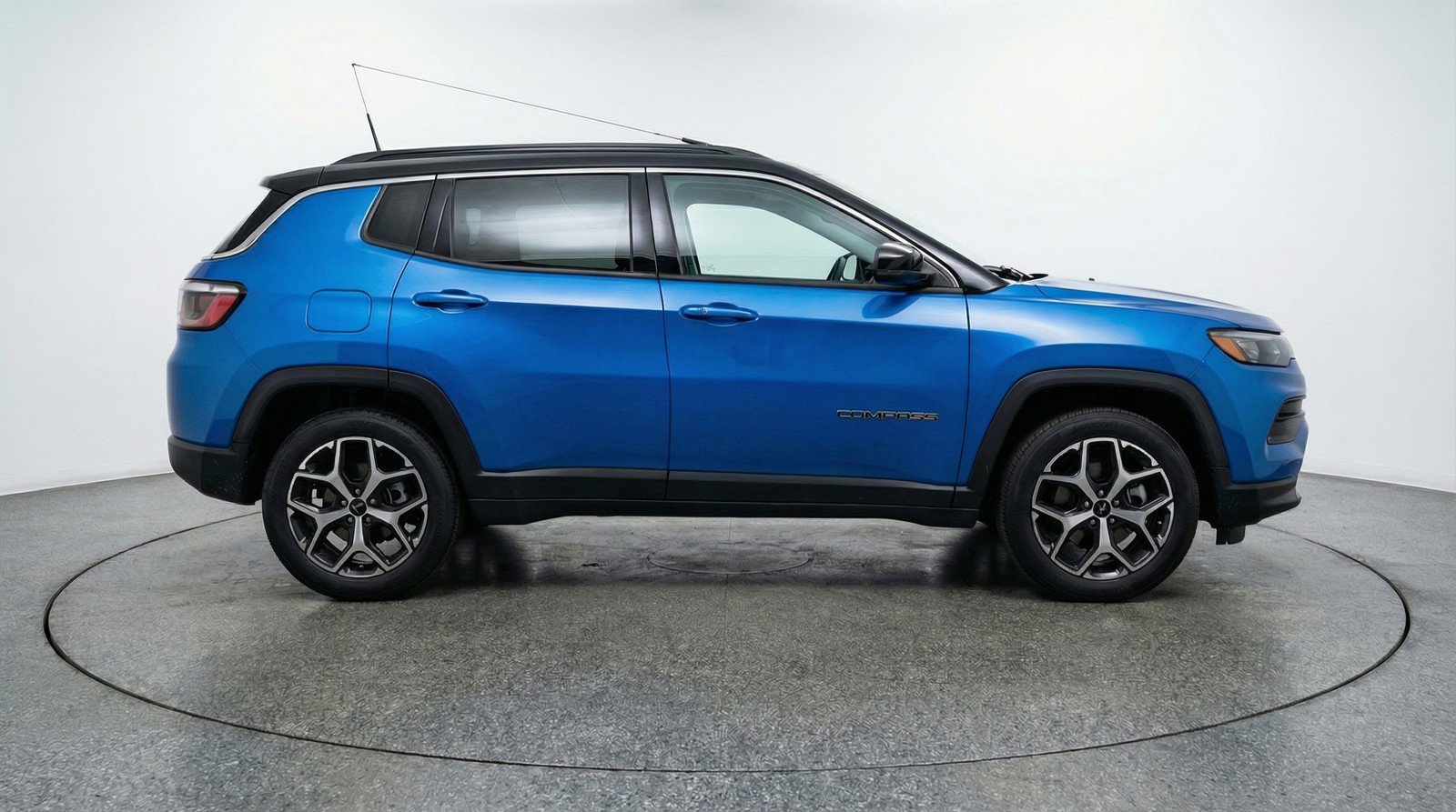 Used 2025 Jeep Compass Limited image 11