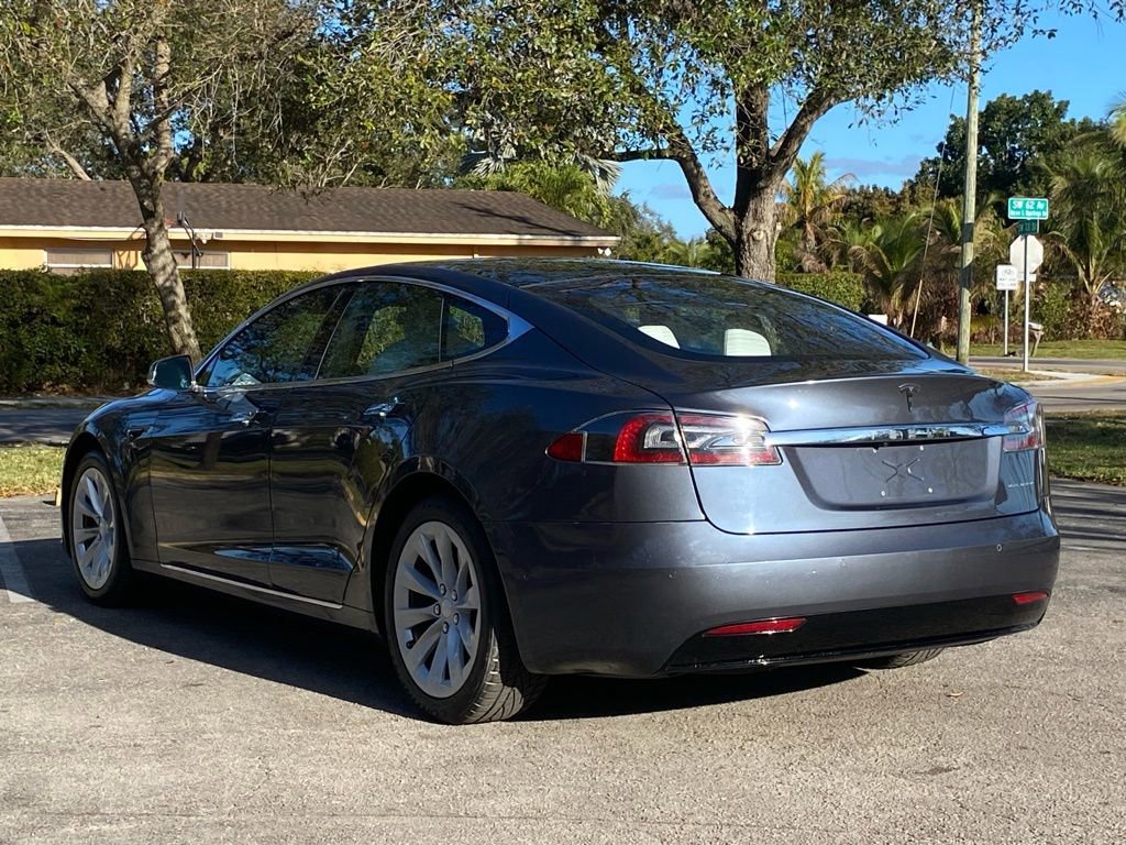 Used 2020 Tesla Model S Long Range Plus image 7