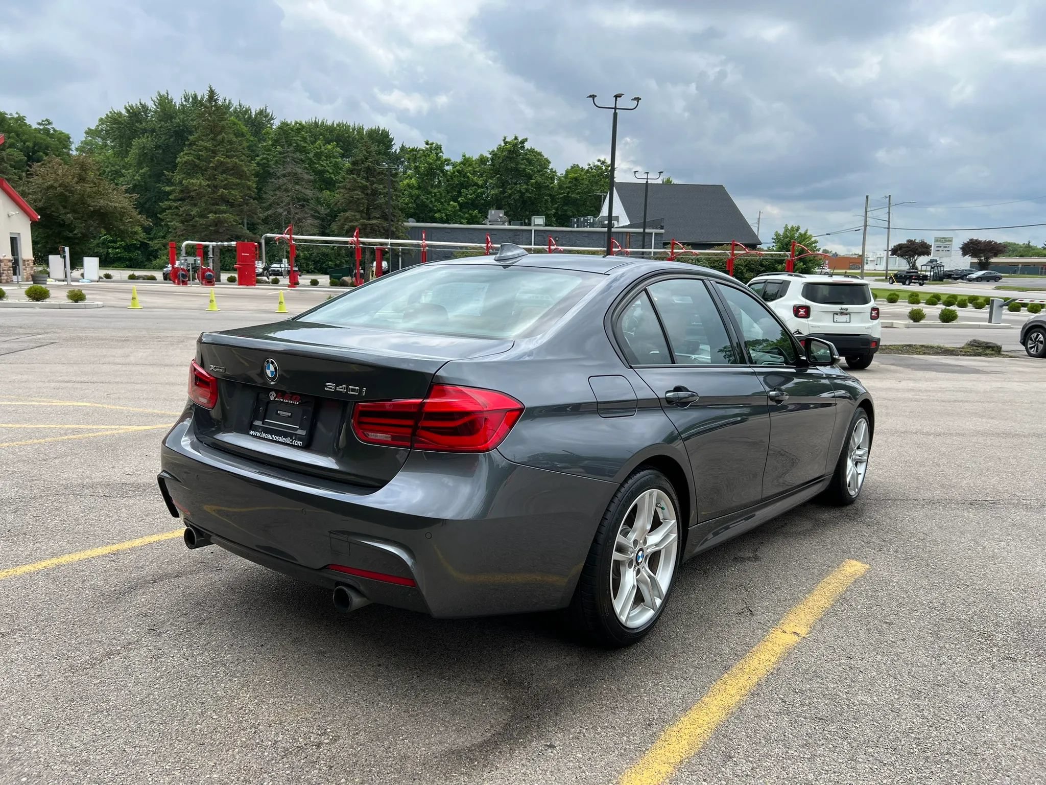 Used 2016 BMW 340i xDrive Sedan AWD/4WD image 5