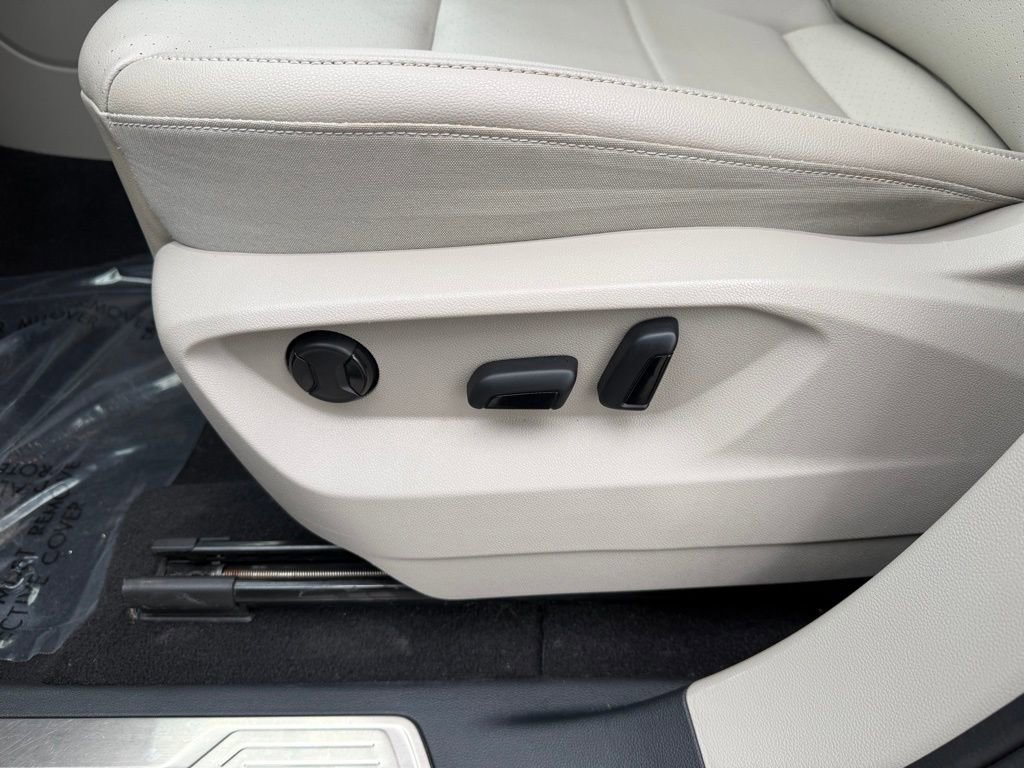 Used 2023 Volkswagen Atlas SE image 6