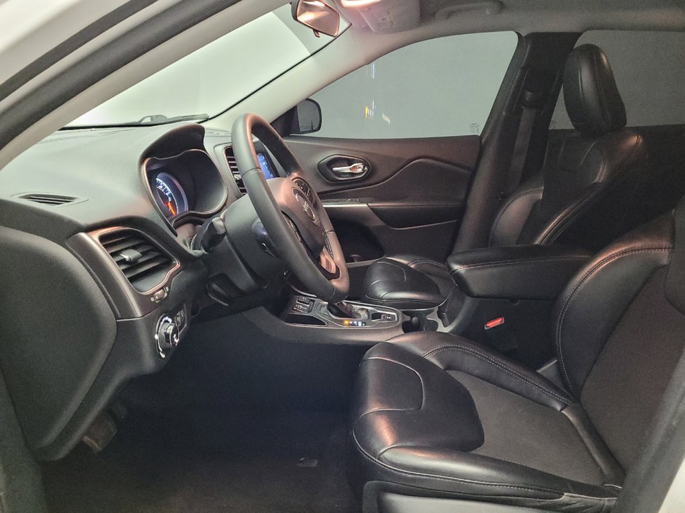 Used 2020 Jeep Cherokee Latitude Plus FWD image 17