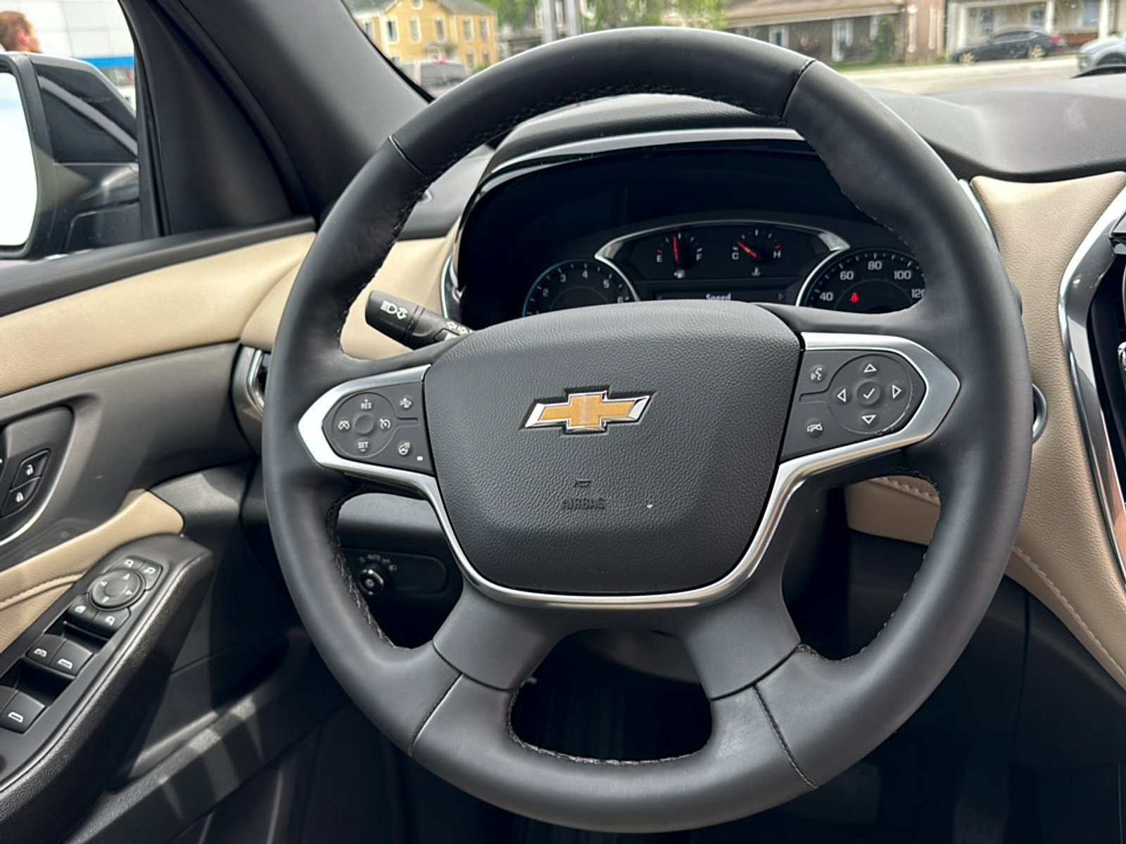 Used 2023 Chevrolet Traverse LT w/ LT Premium Package AWD/4WD image 11