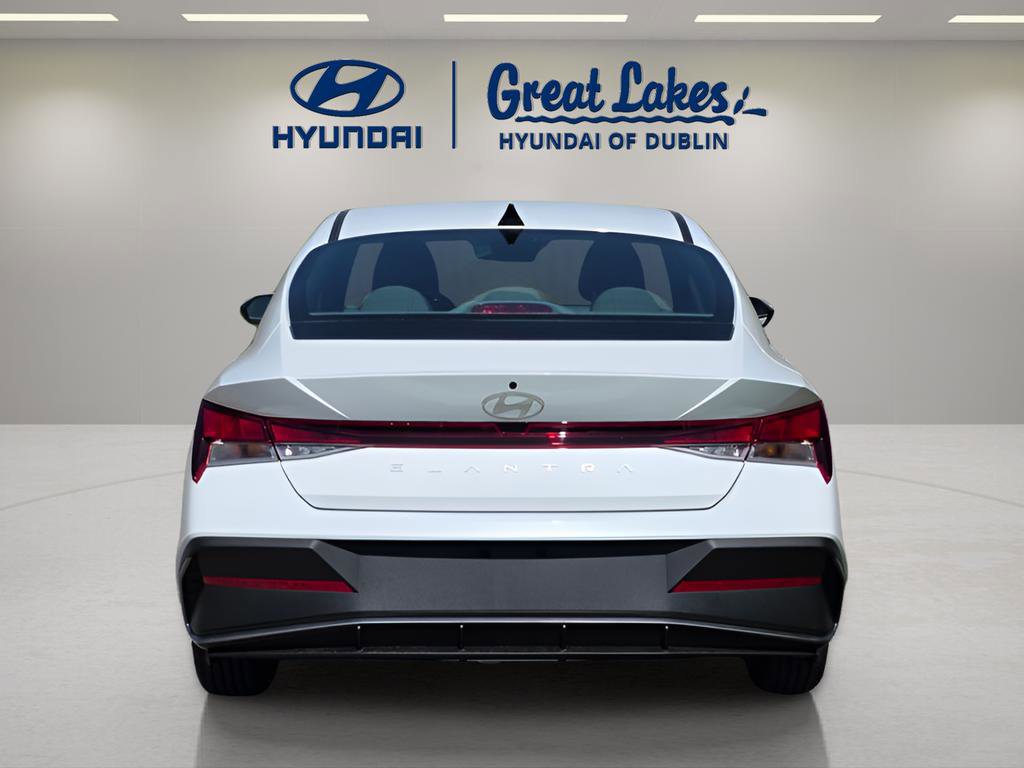 New 2026 Hyundai Elantra SE FWD image 4