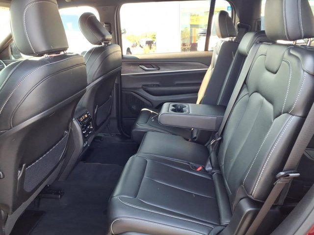 Used 2024 Jeep Grand Cherokee L Limited w/ Black Appearance Package AWD/4WD image 25
