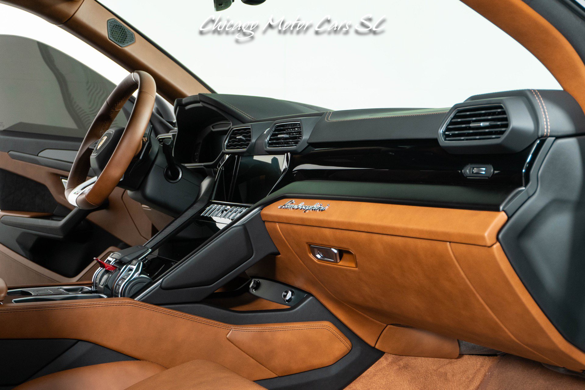 Used 2021 Lamborghini Urus AWD/4WD image 53