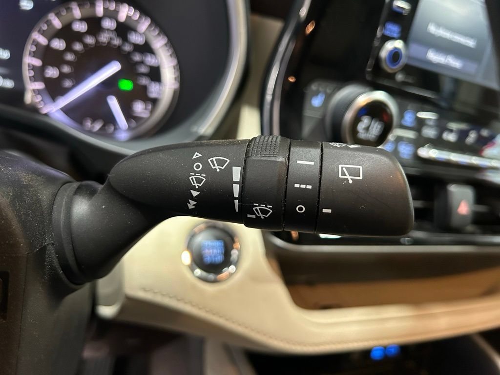 Used 2022 Toyota Highlander XLE AWD/4WD image 22