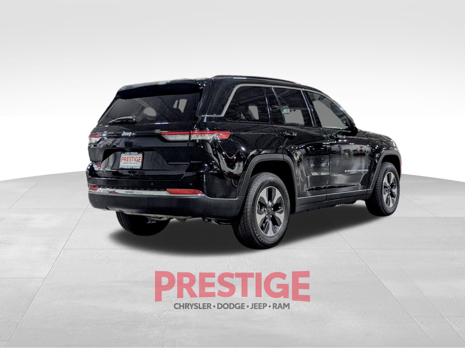 Used 2024 Jeep Grand Cherokee Limited 4xe AWD/4WD image 7