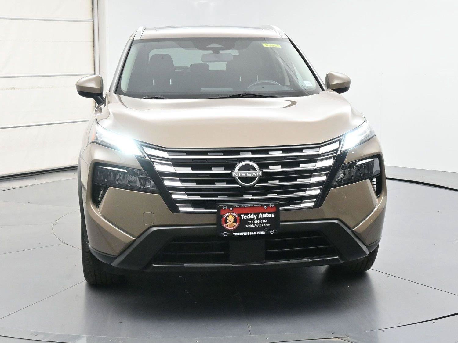 Used 2024 Nissan Rogue SV w/ SV Premium Package AWD/4WD image 27