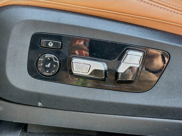 Used 2025 BMW X6 M60i AWD/4WD image 25