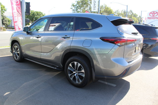 New 2026 Toyota Highlander XLE AWD/4WD image 3