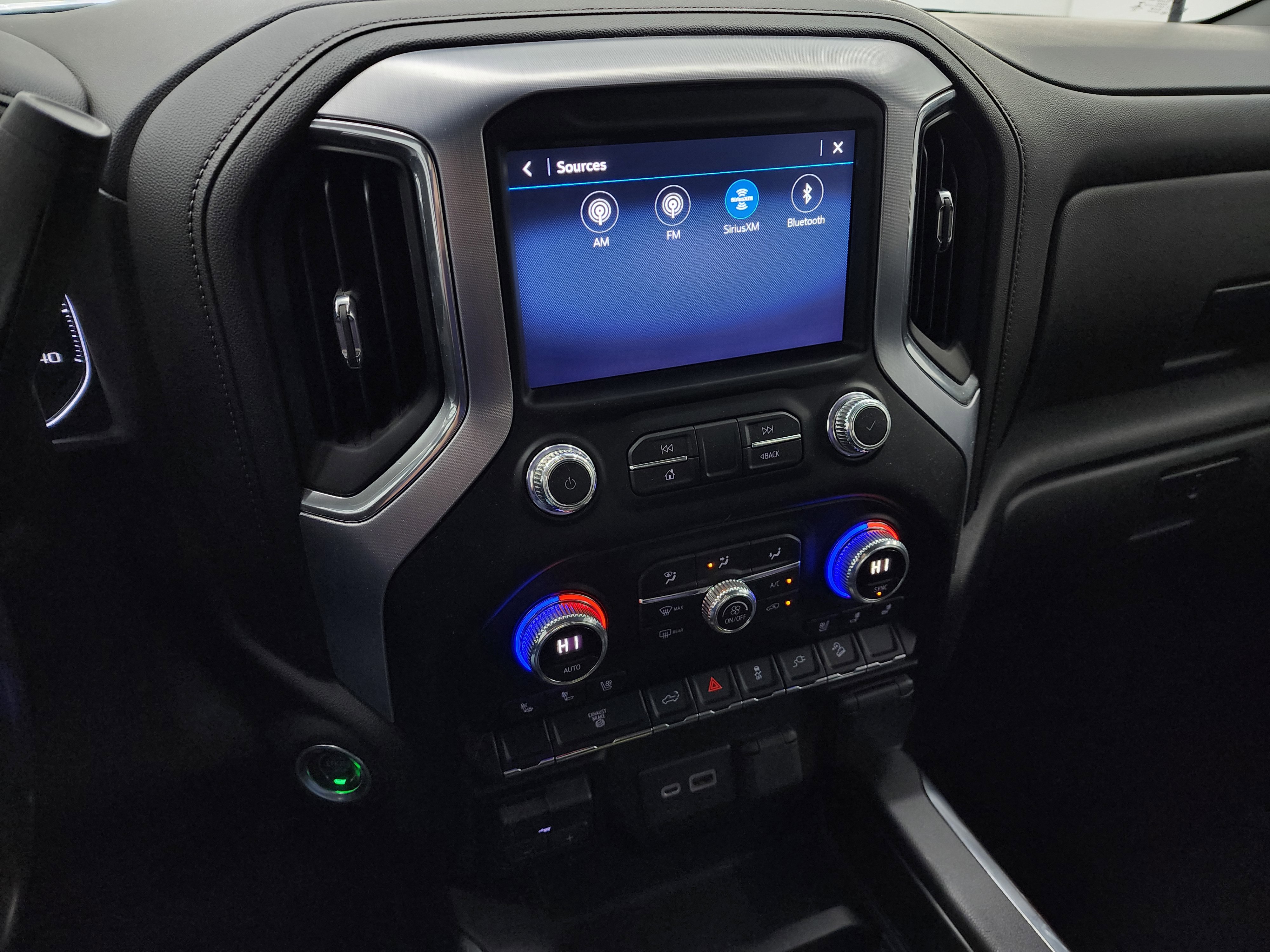 Used 2022 GMC Sierra 2500 SLT w/ SLT Convenience Package image 11