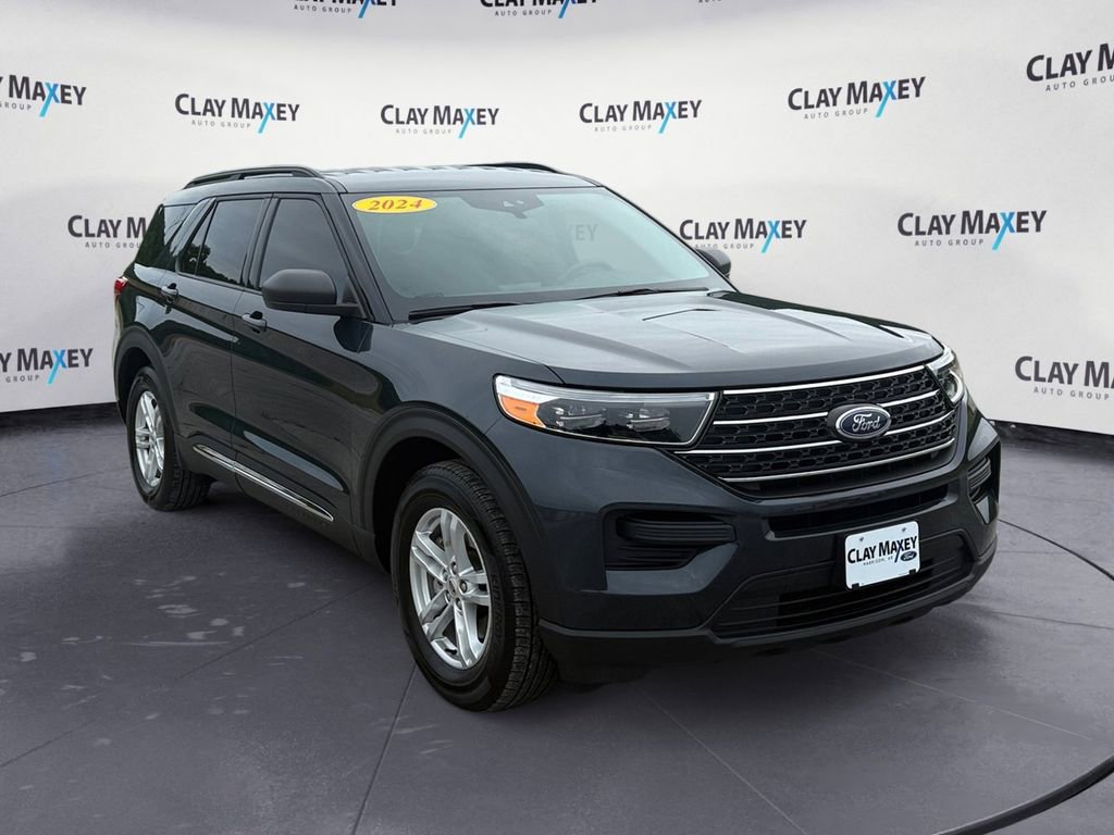 Used 2024 Ford Explorer XLT RWD image 7