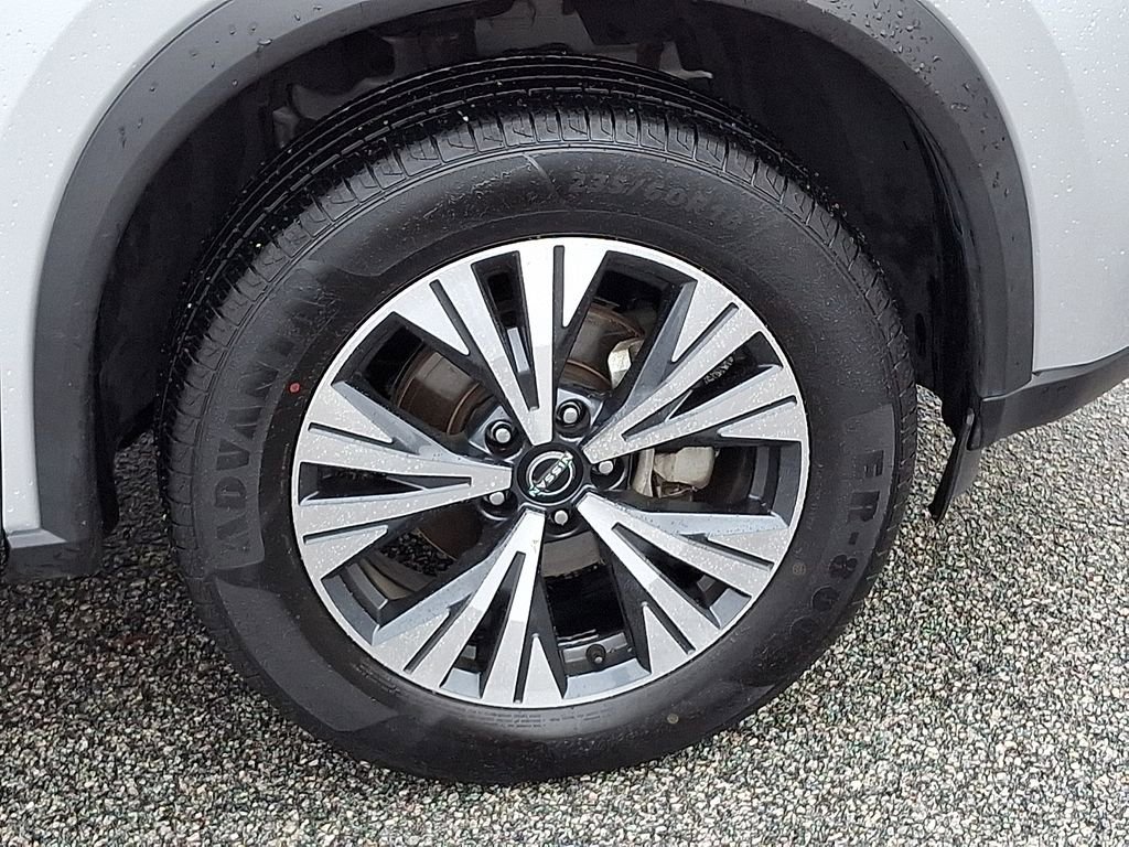 Used 2023 Nissan Rogue SV image 8