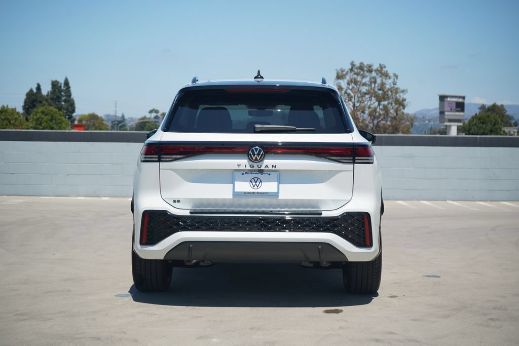 New 2026 Volkswagen Tiguan SE R-Line FWD image 5