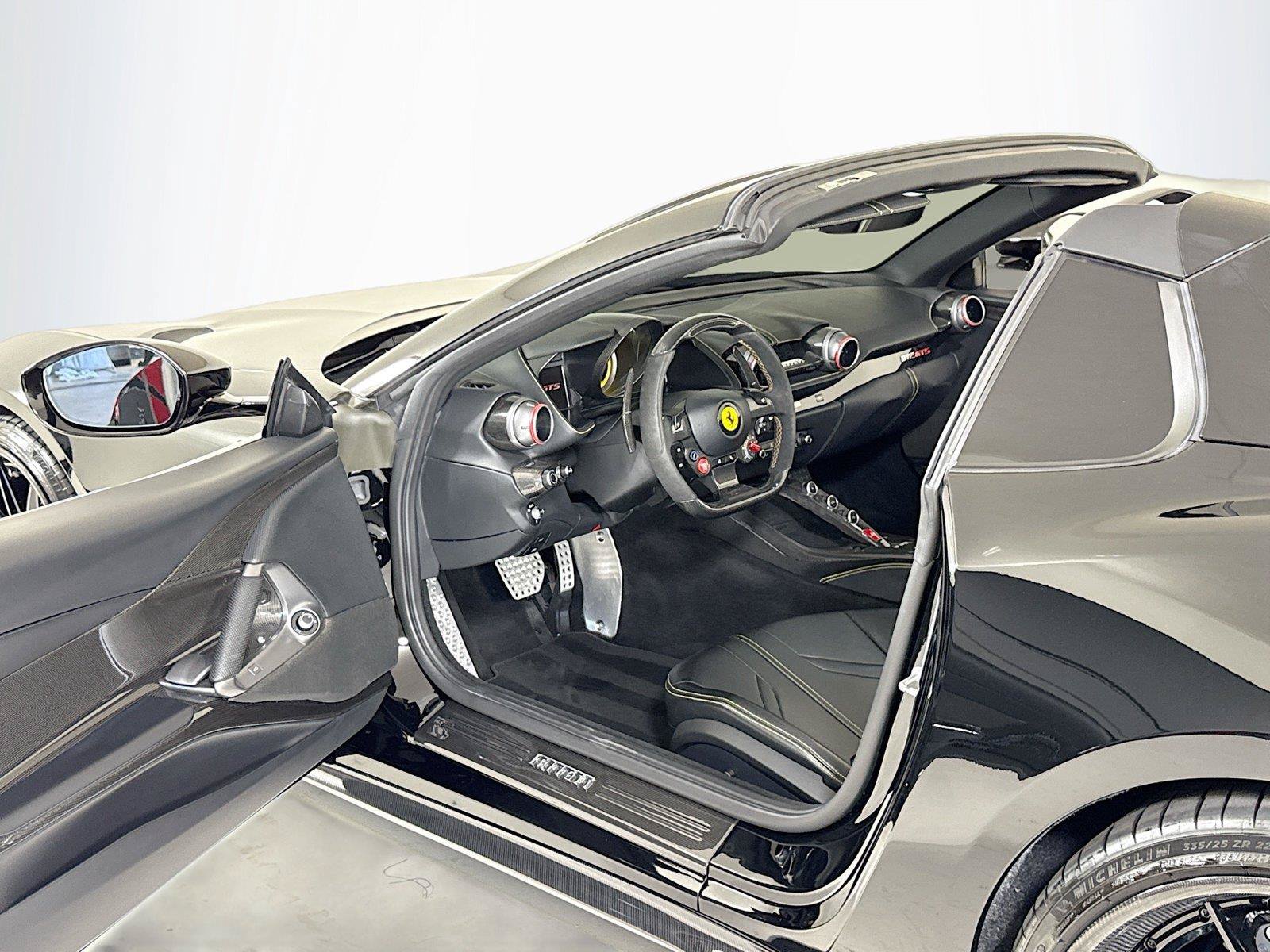Used 2021 Ferrari 812 GTS RWD image 11
