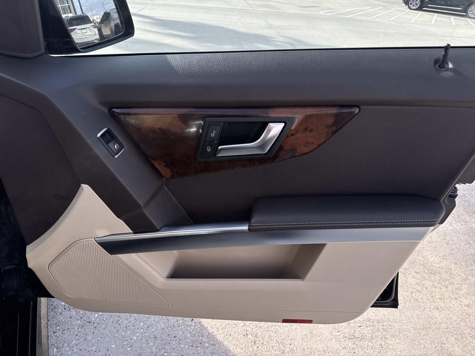 Used 2013 Mercedes-Benz GLK 350 4MATIC image 14