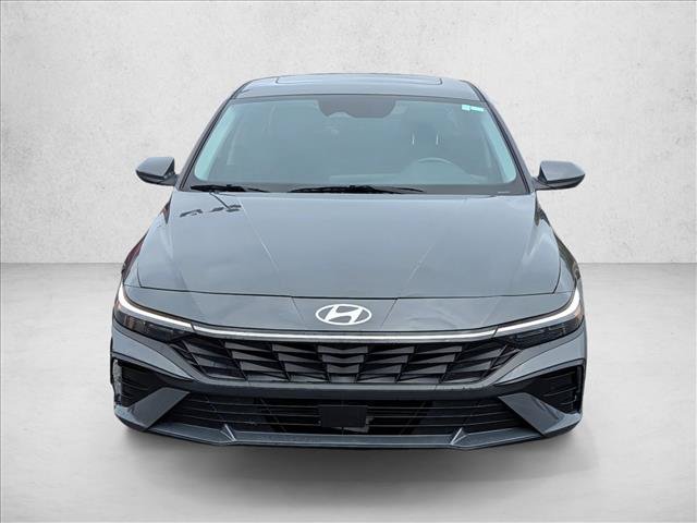 Used 2025 Hyundai Elantra SEL FWD image 2