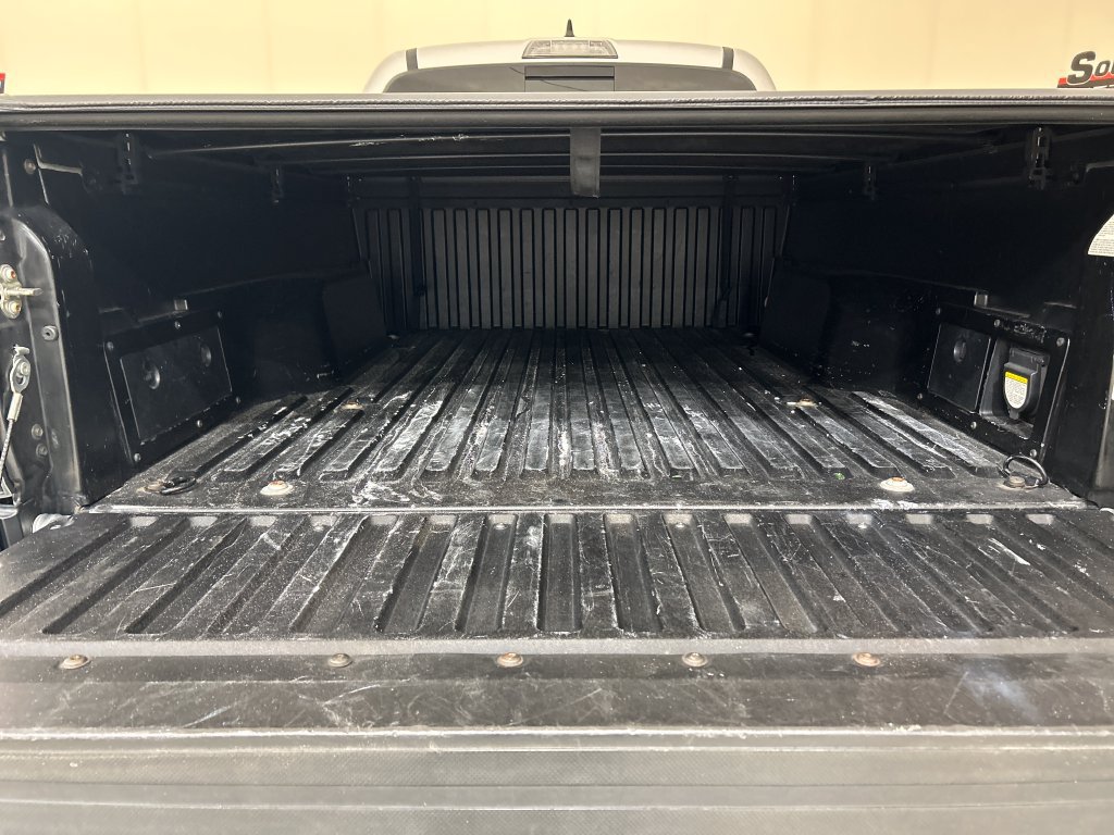 Used 2018 Toyota Tacoma TRD Sport RWD image 5