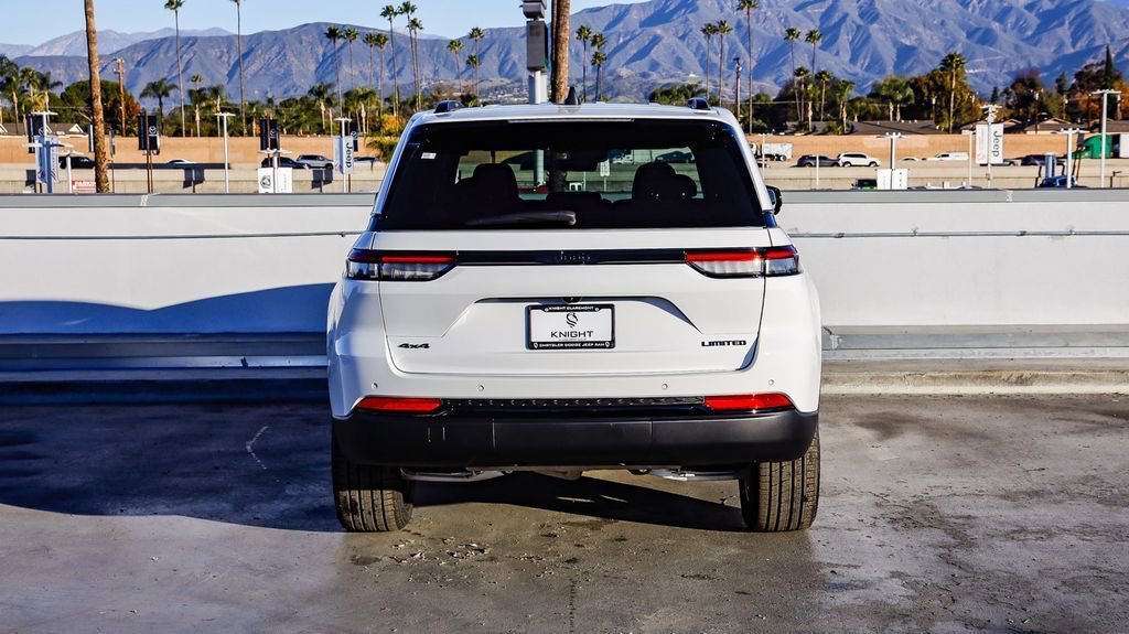 New 2025 Jeep Grand Cherokee Limited w/ Black Appearance Package image 8