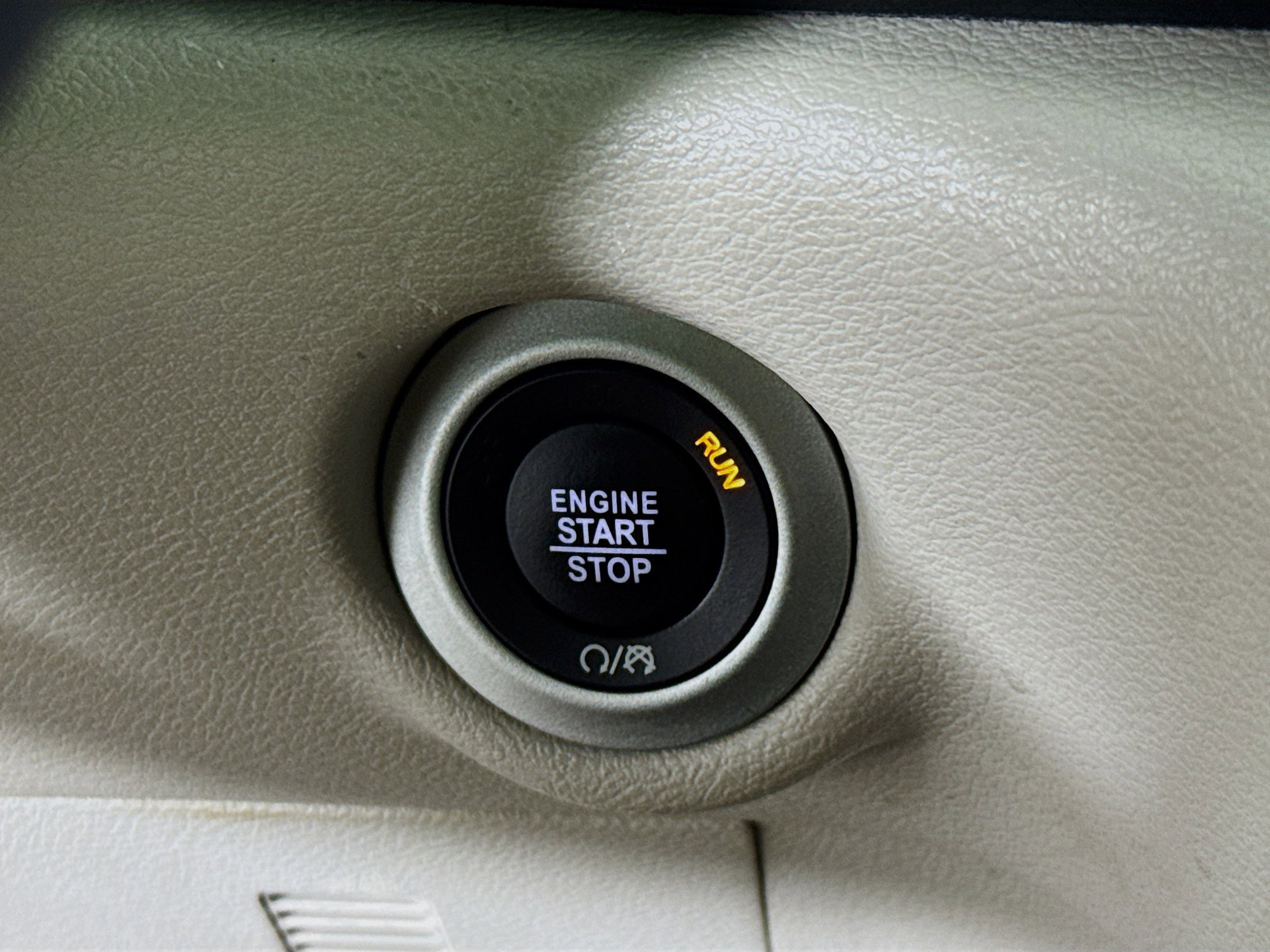 Used 2023 Chrysler Pacifica Touring-L image 20