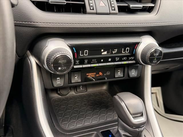 Used 2022 Toyota RAV4 XLE Premium AWD/4WD image 24