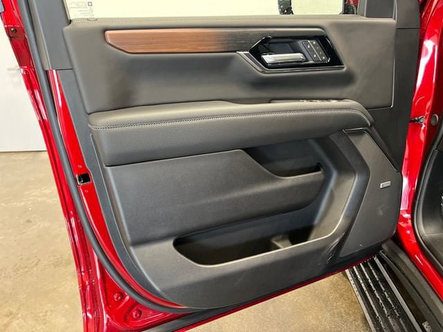 New 2026 GMC Yukon XL Denali w/ Sun & Power Step Package image 10