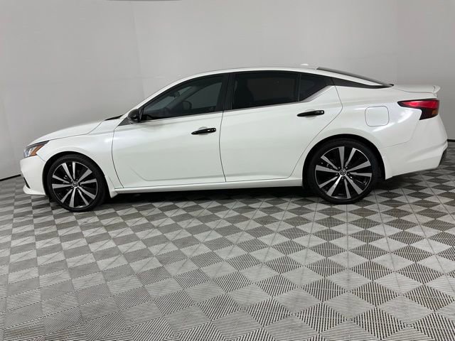 Used 2022 Nissan Altima 2.0 SR FWD image 2