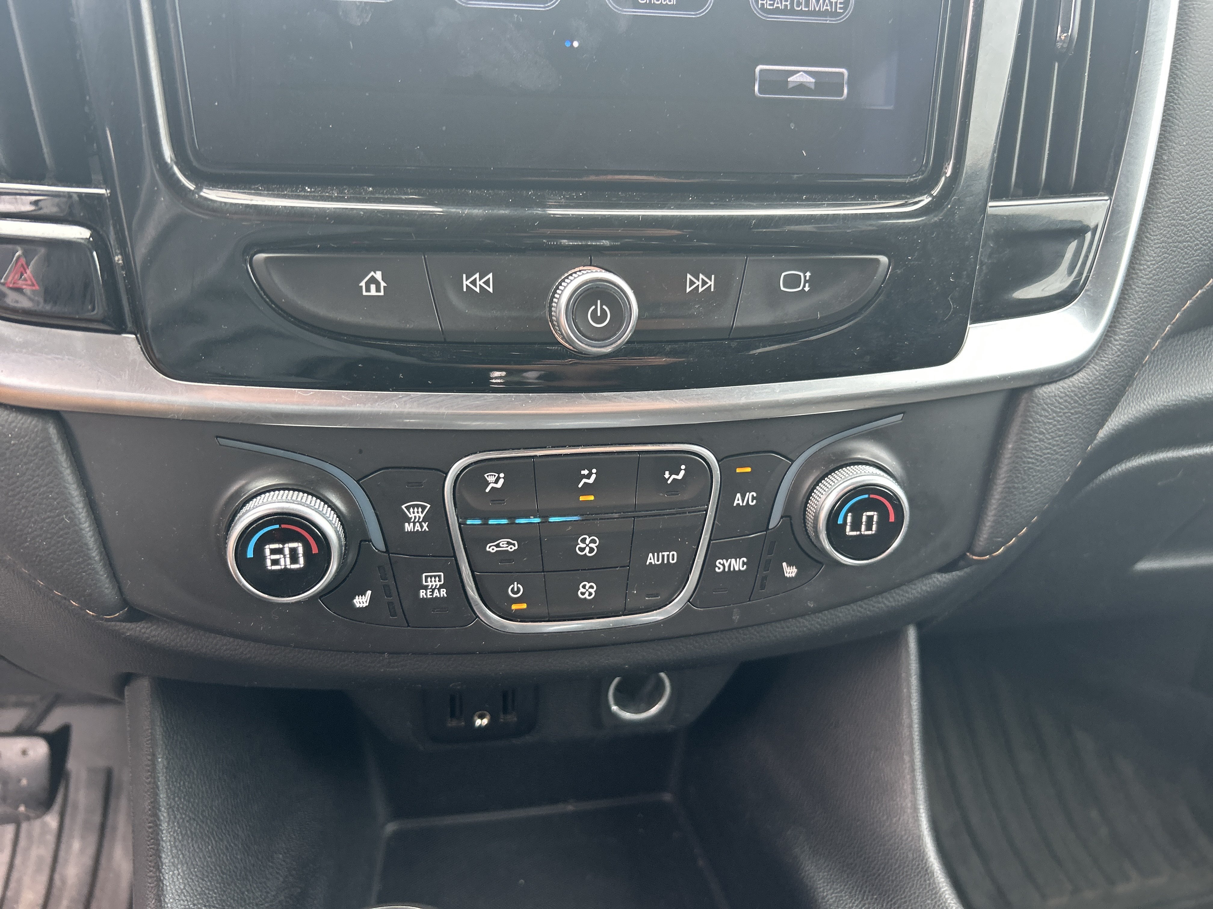 Used 2019 Chevrolet Traverse LT AWD/4WD image 26