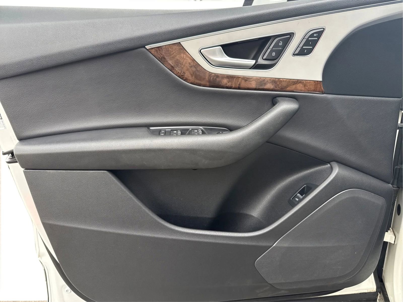 Used 2017 Audi Q7 2.0T Premium image 25