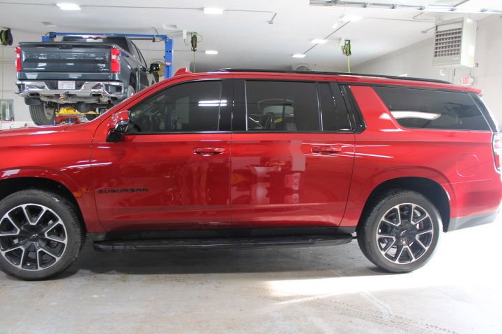 Used 2024 Chevrolet Suburban RST w/ Luxury Package AWD/4WD image 3