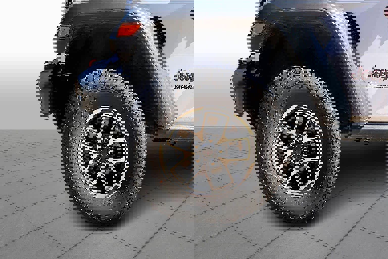 Used 2024 Jeep Wrangler Unlimited Rubicon image 10